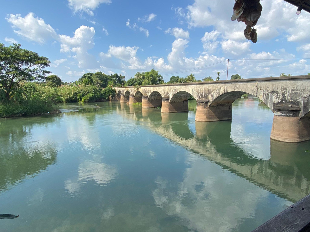 Old French Railway Bridge景点图片