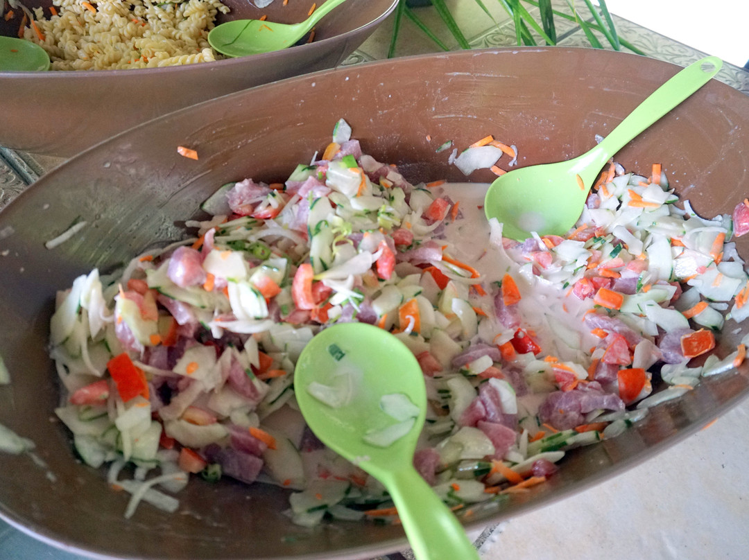 Liki Tiki Motu Picnic-Cook's  Bay必去景点