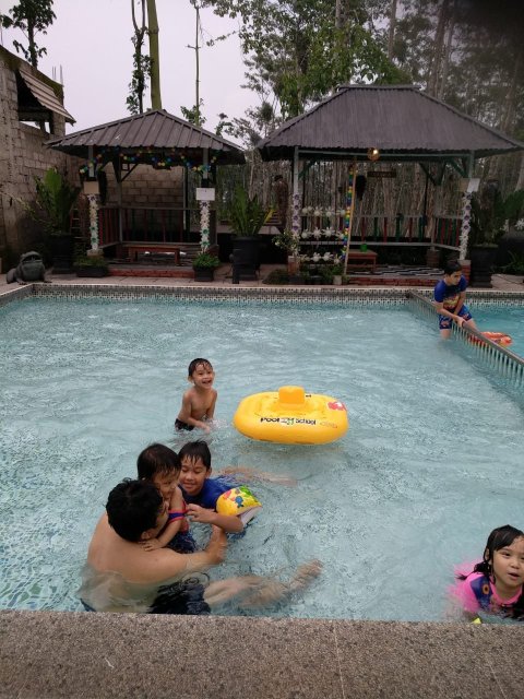 OYO 563 Damar Mas Resort Lereng Kelud-泳池