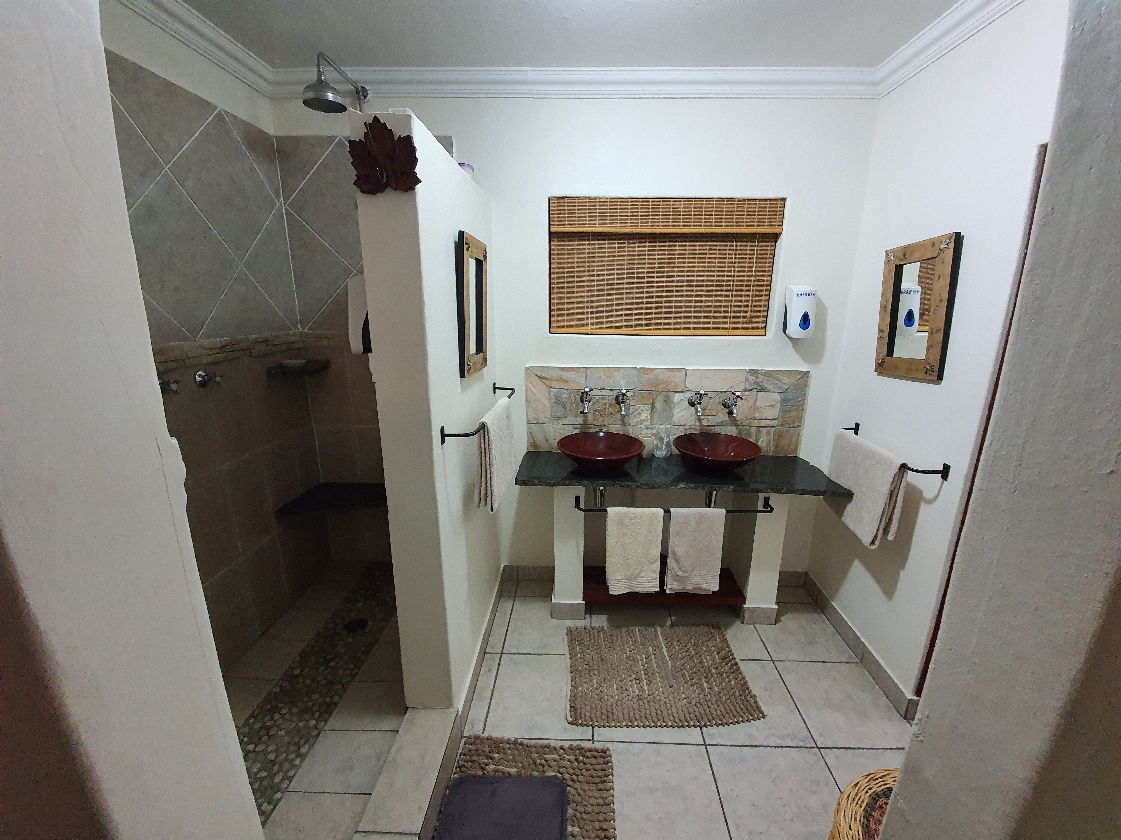 Akidogo Guest House-浴室