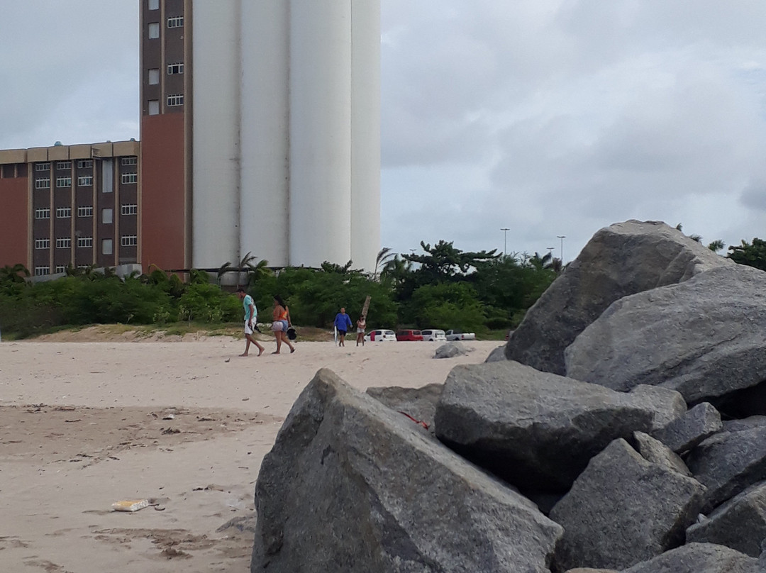 Praia da Ponta de Campina景点图片