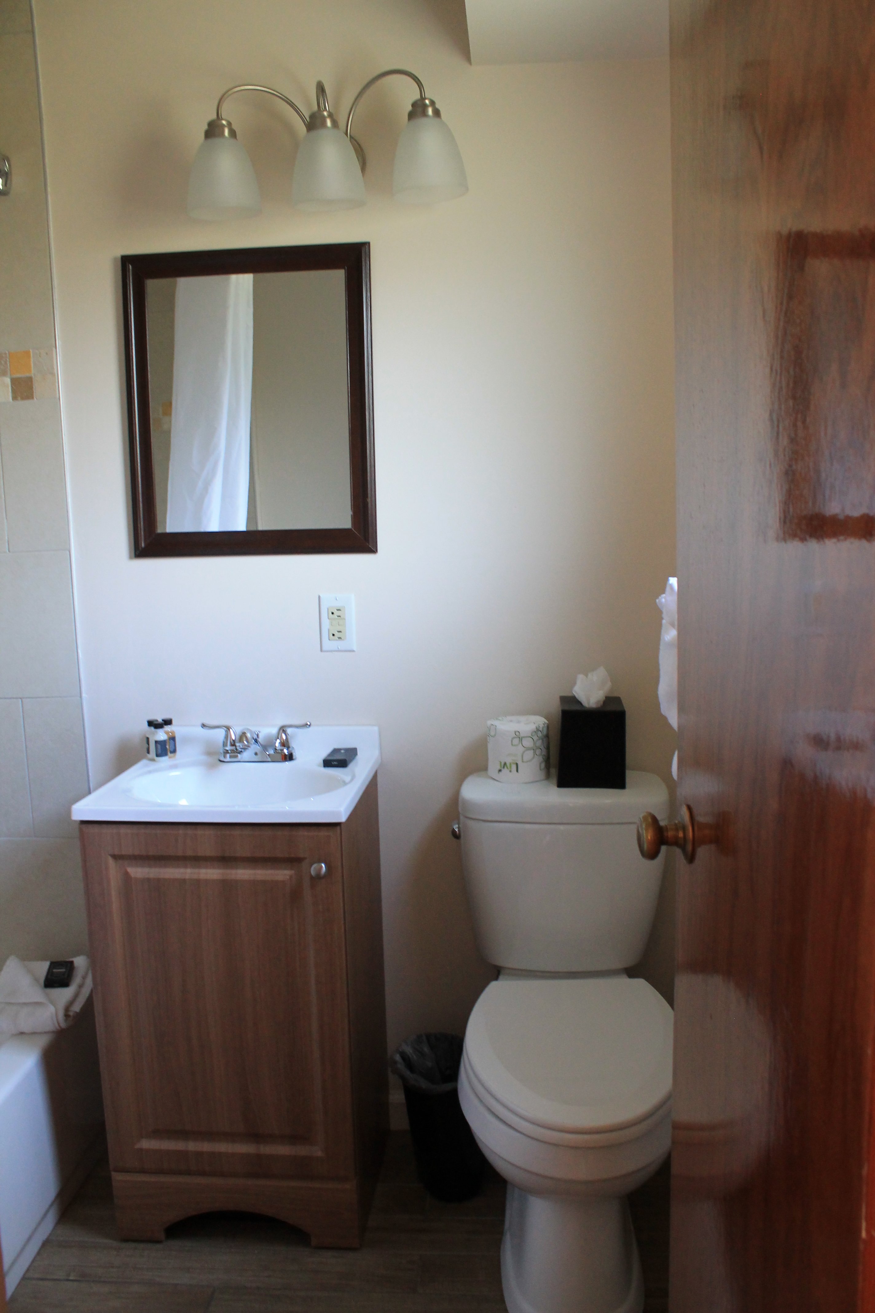 Alpine Trail Ridge Inn-浴室