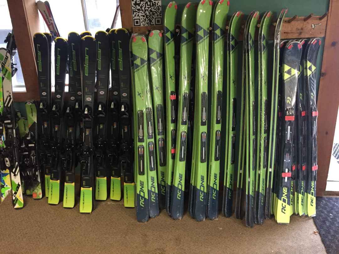 Alpine Sports Ski Rentals Blue Mountain-蓝山必去景点