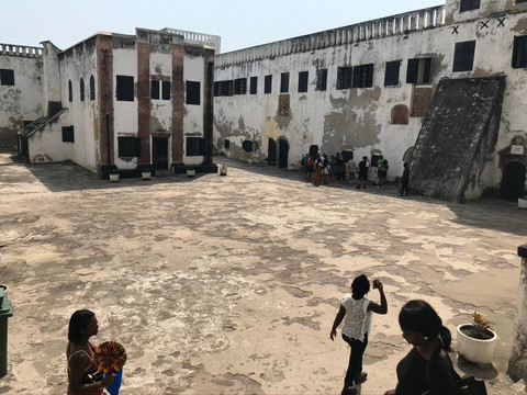 Happy eagle tourism management-阿克拉必去景点