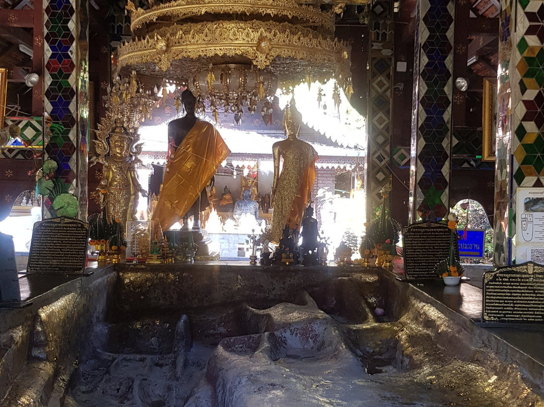 Wat Phra Phuttabat Si Roi-夜林必去景点