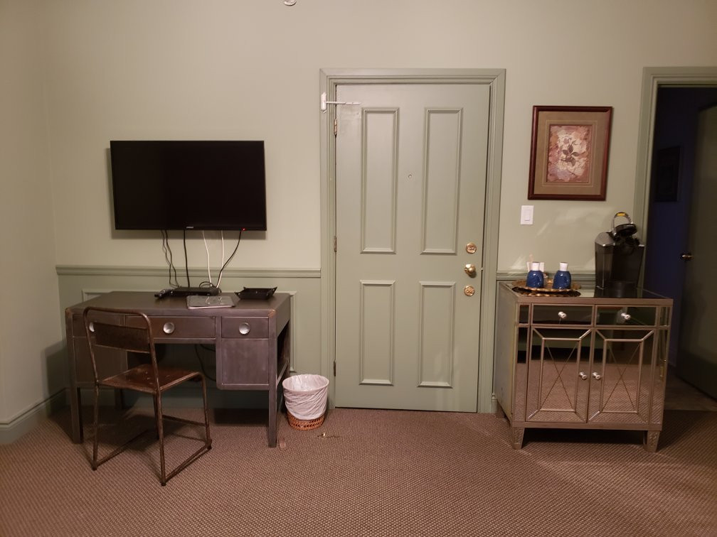 Hotel Carlyle & Restaurant主图