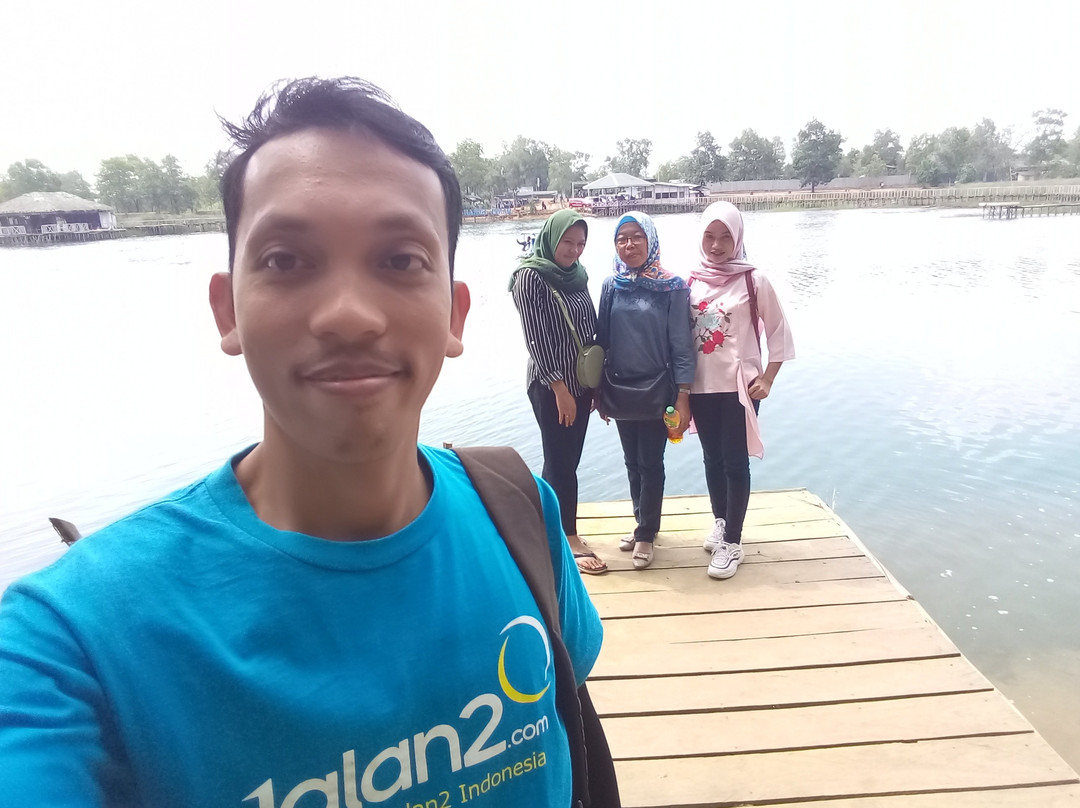 Seran Lake景点图片