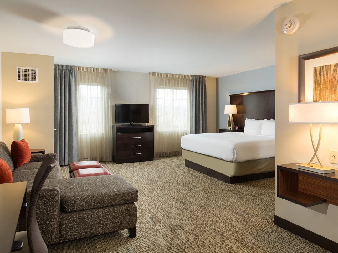 Staybridge Suites Corona South By IHG主图