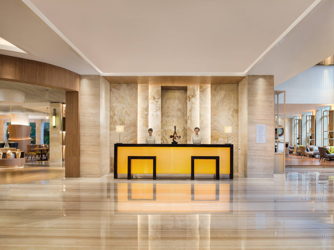 万隆假日酒店主图