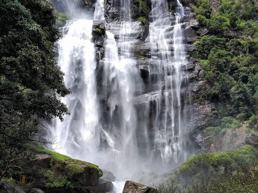 Bomburu Ella Waterfall-奴娃拉伊利雅必去景点