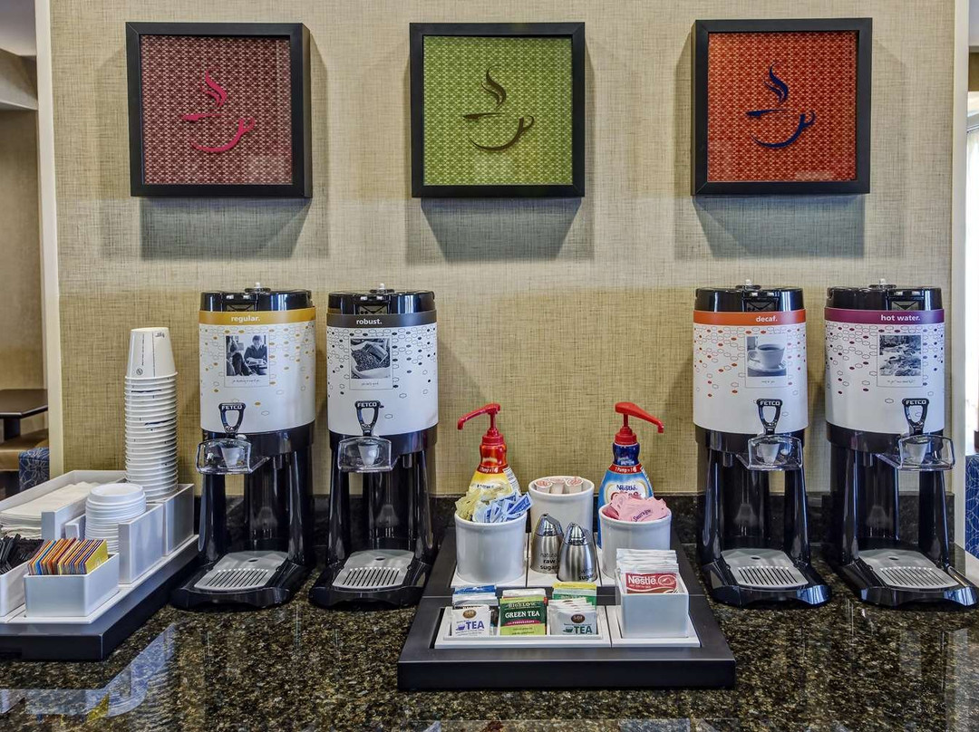 Hampton Inn Indianola主图