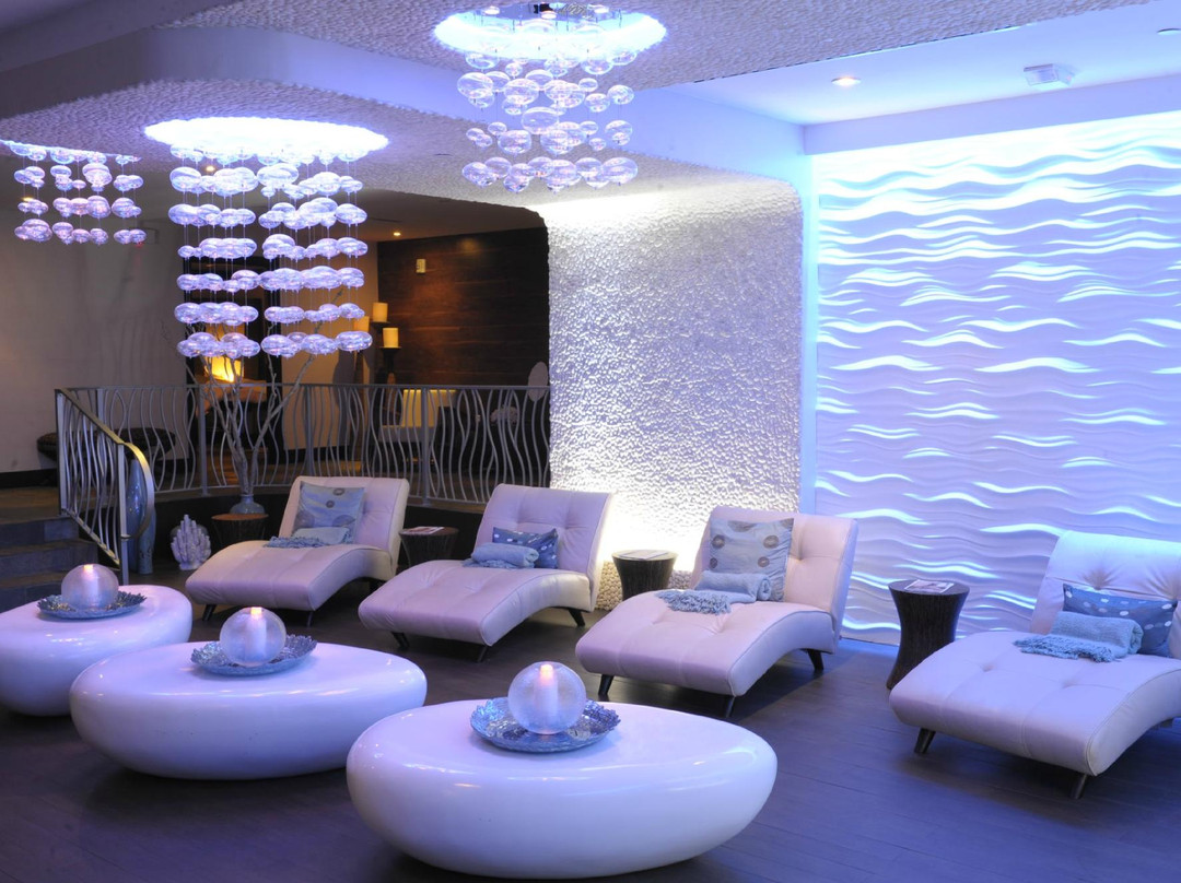 Aveda Seven Seas Spa & Salon-阳光岛海滩必去景点