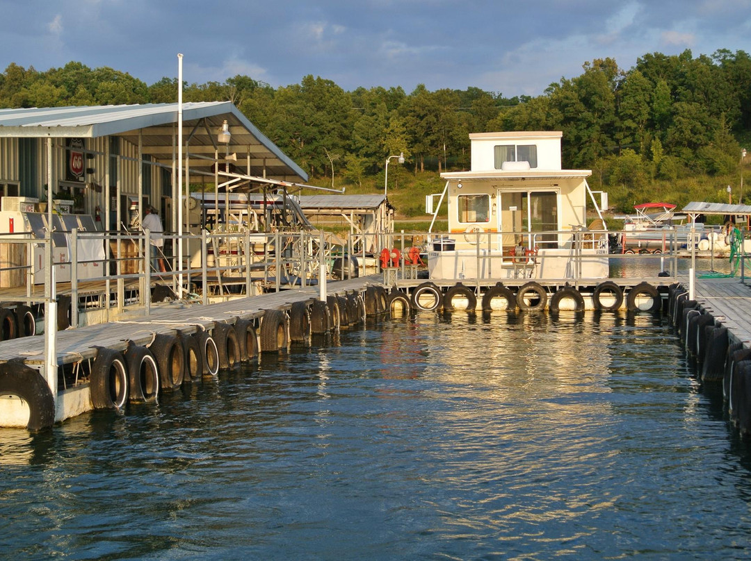 Bull Shoals Lake Boat Dock景点图片