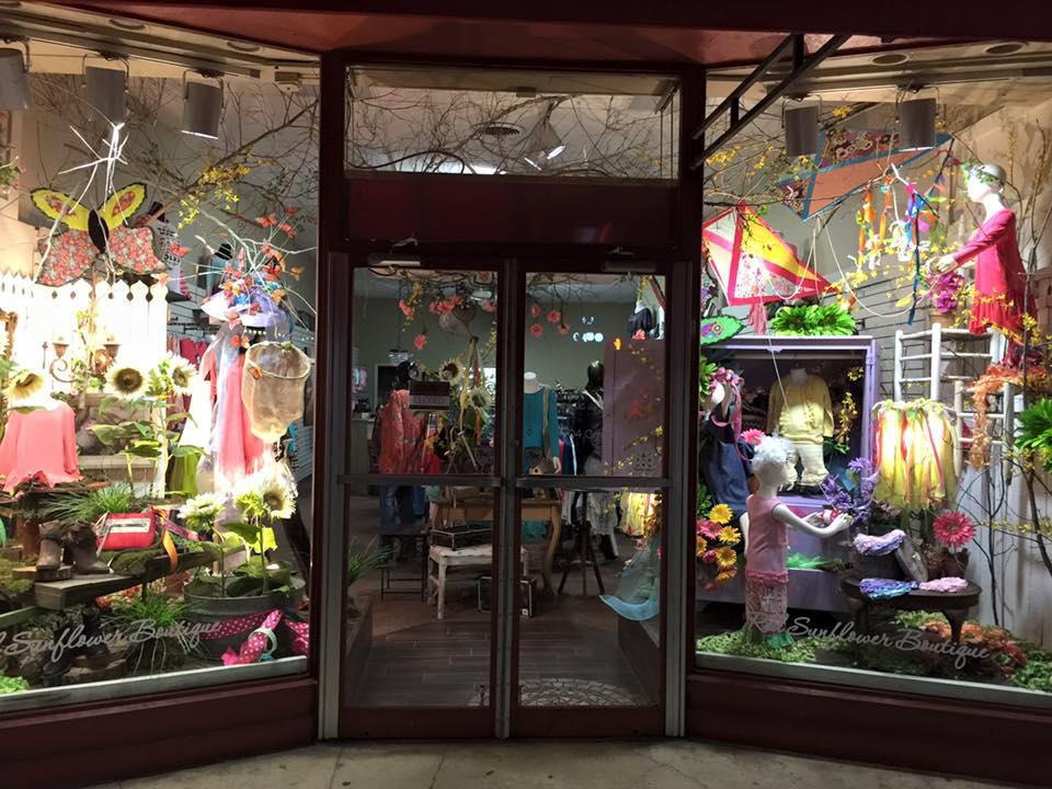 Red Sunflower Boutique景点图片