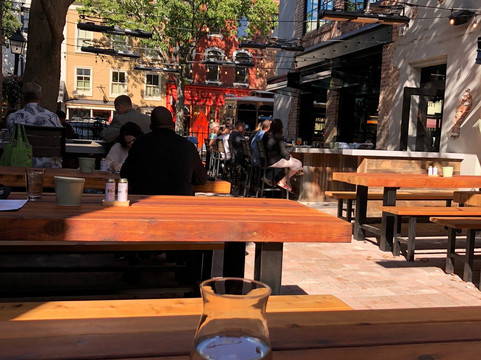 Augie's Mussel House主图