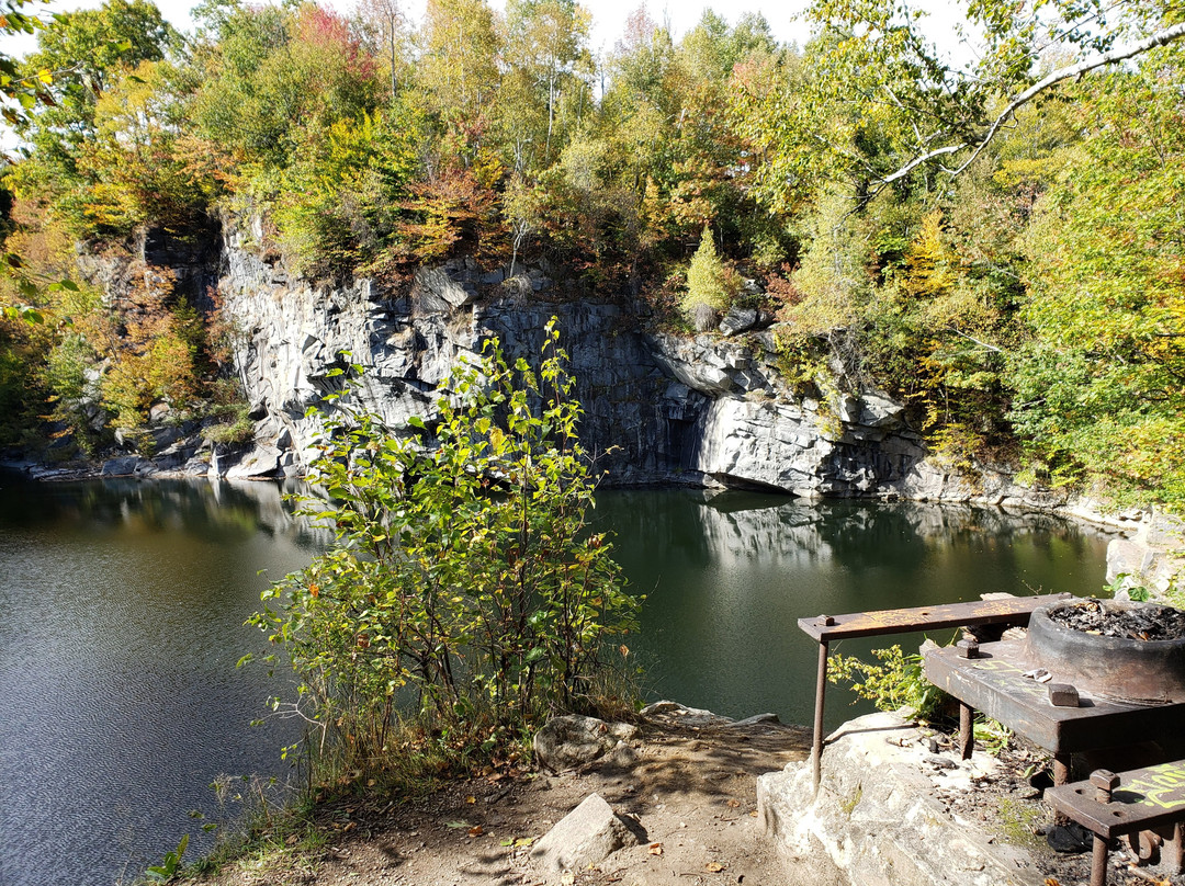 Becket Land Trust Historic Quarry景点图片
