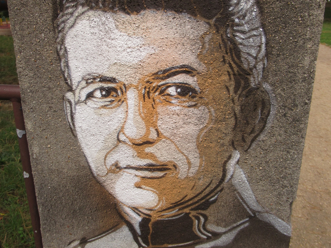 Fresque "Charles Nungesser"-Le Bourget必去景点