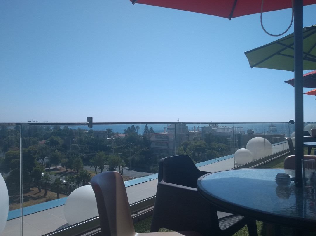 艾曼狄纳酒店主图