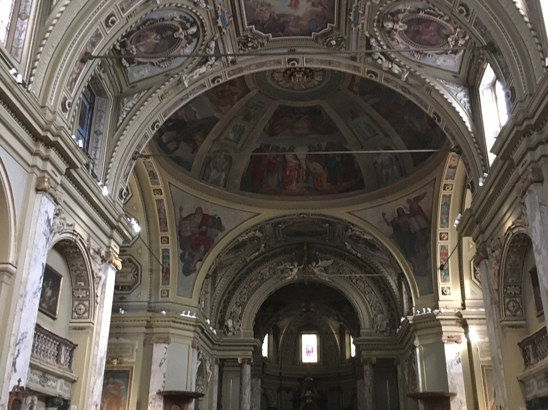 Chiesa dei Santi Pietro e Paolo-萨龙诺必去景点