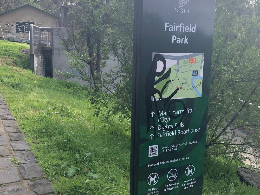Fairfield Park Boathouse景点图片