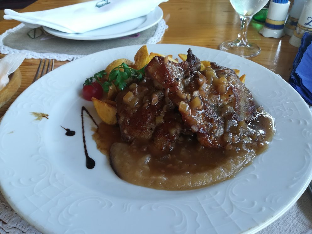 泽蒙餐馆和美食-Restaurant Žabar