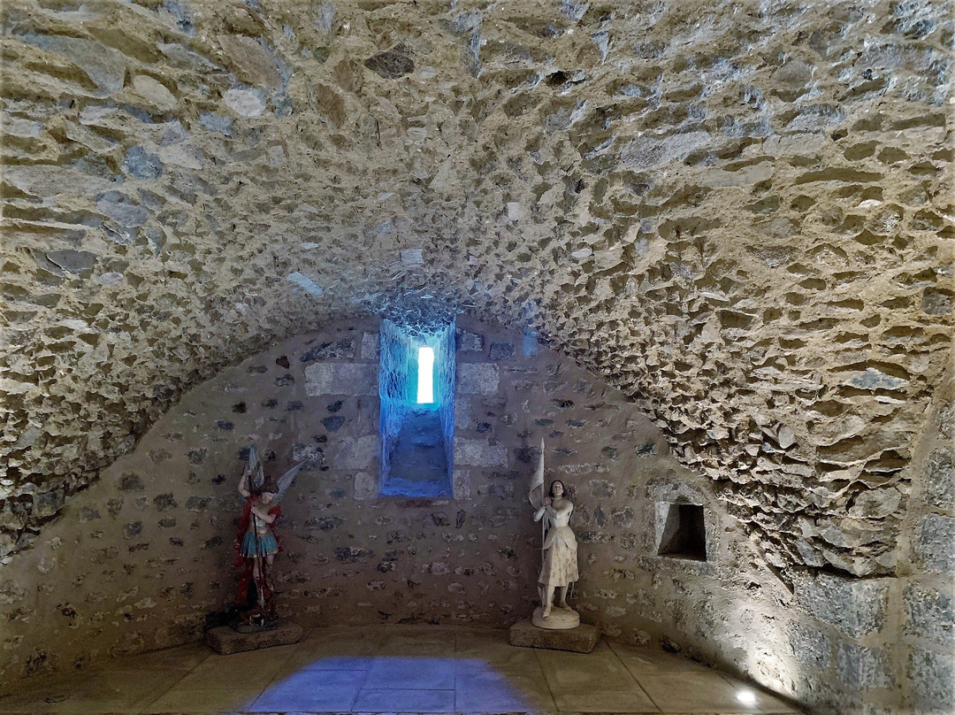 Eglise Saint-Martial-Saint-Martial-sur-Isop必去景点