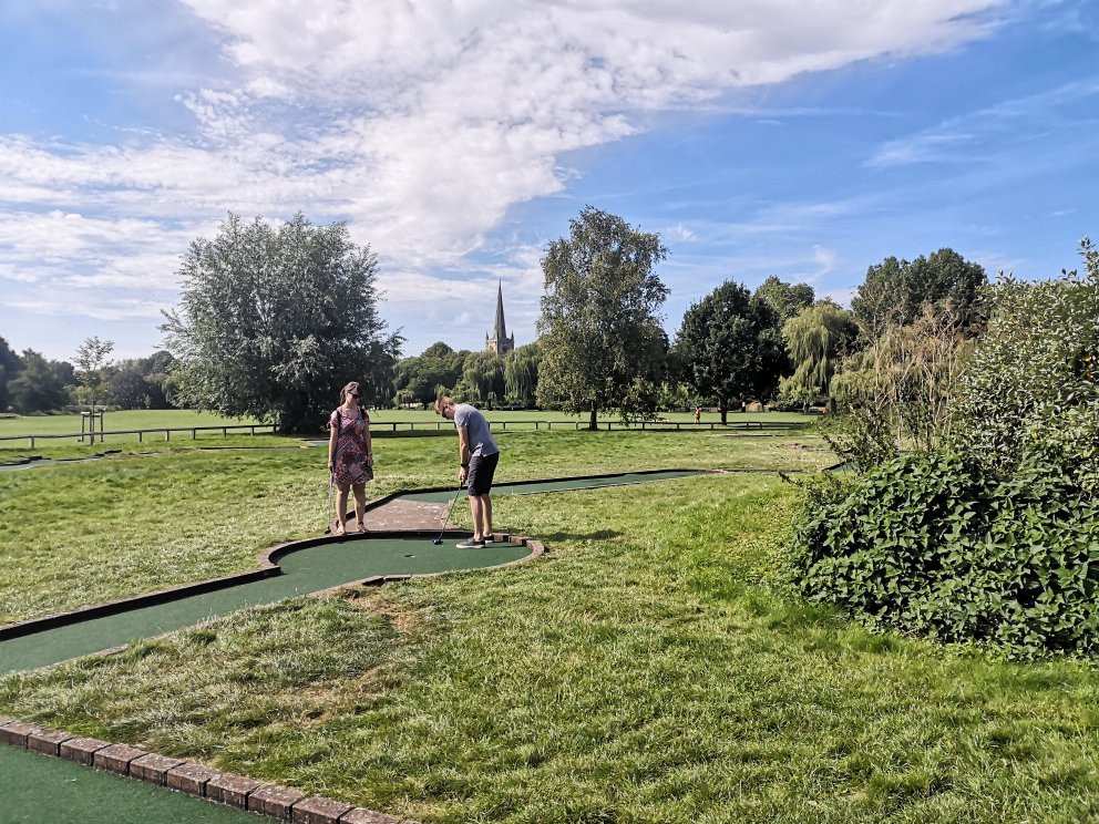 Stratford Minigolf-埃文河畔斯特拉特福必去景点