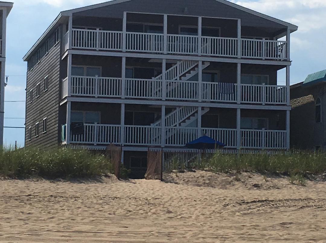 Shoreline Oceanfront Rooms and Suites主图