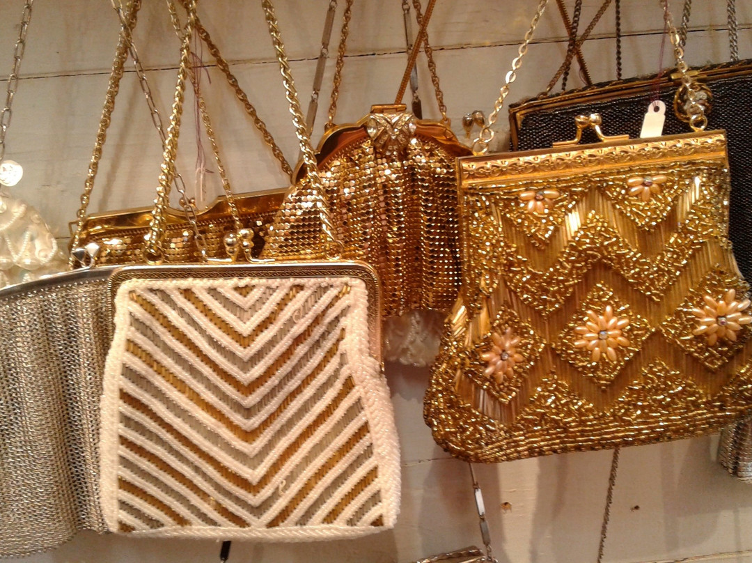 Old Ridge Antiques-St. Stephen必去景点