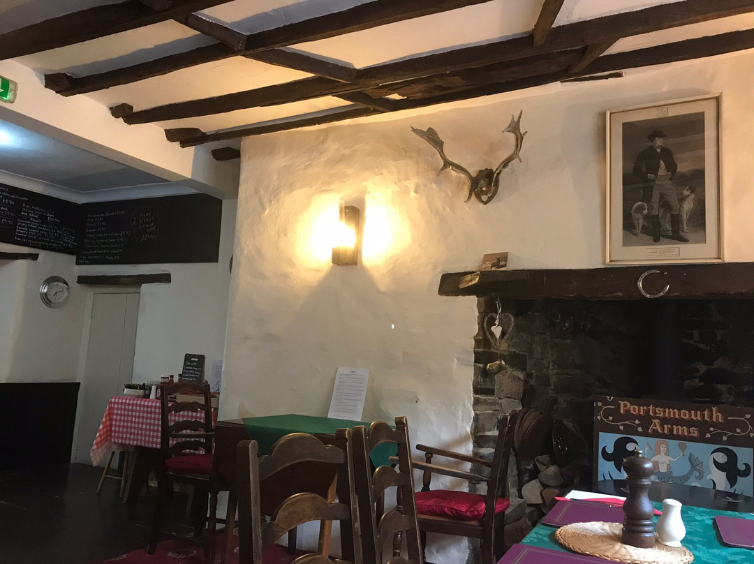 The Portsmouth Arms Inn主图
