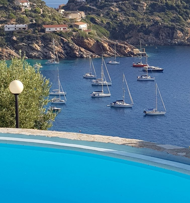 Cala dello Smeraldo-Isola del Giglio必去景点
