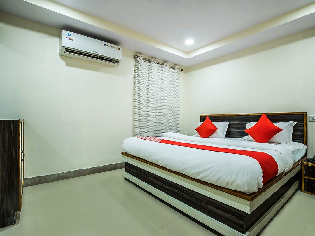 OYO Hotel Crystal主图