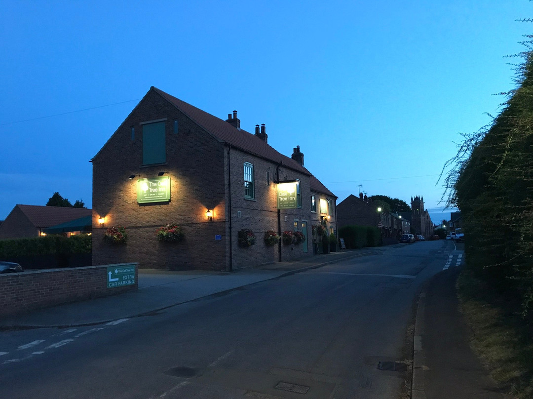 The Oak Tree Inn, Helperby主图
