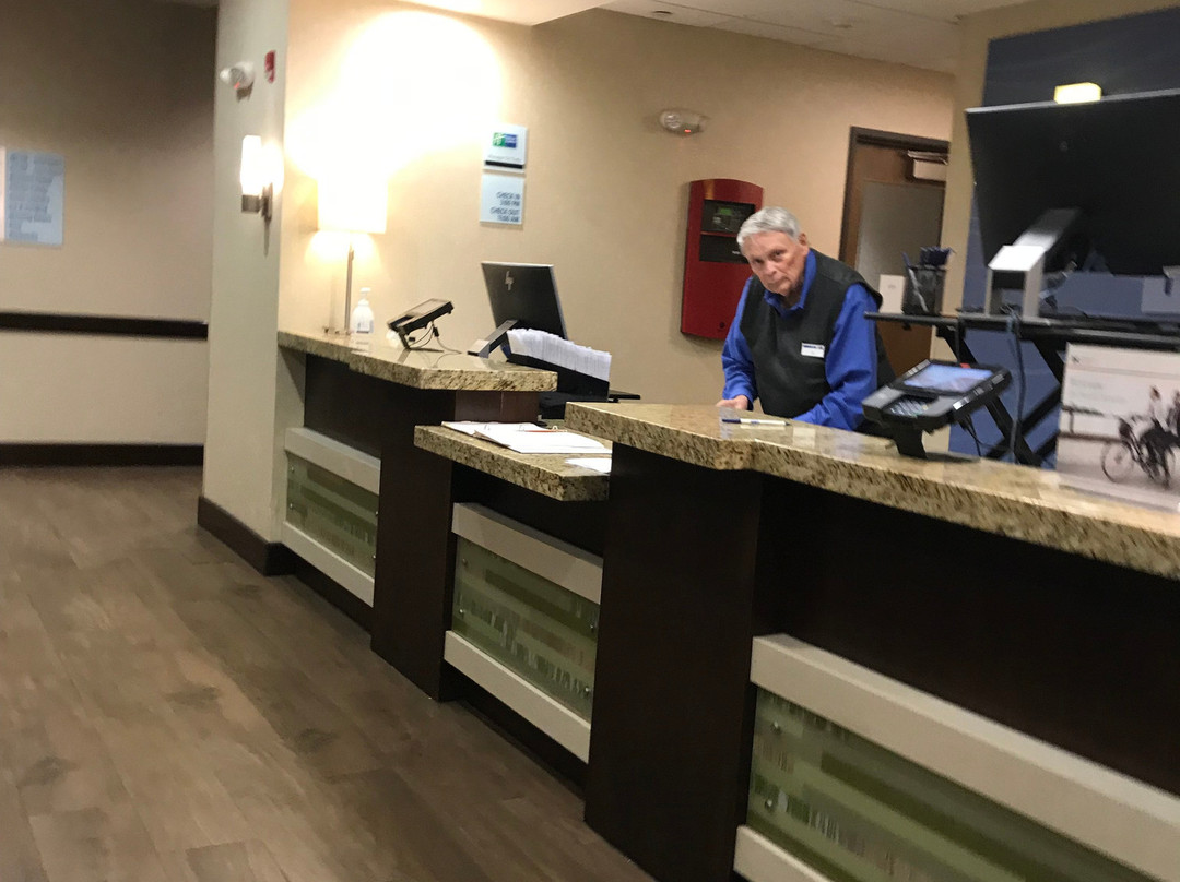 贝尔格莱德智选假日套房酒店主图