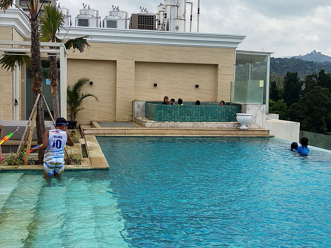 Art Deco Luxury Hotel & Residence主图