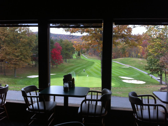 Hedgesville餐馆和美食-The Woods Clubhouse Grille & Pub