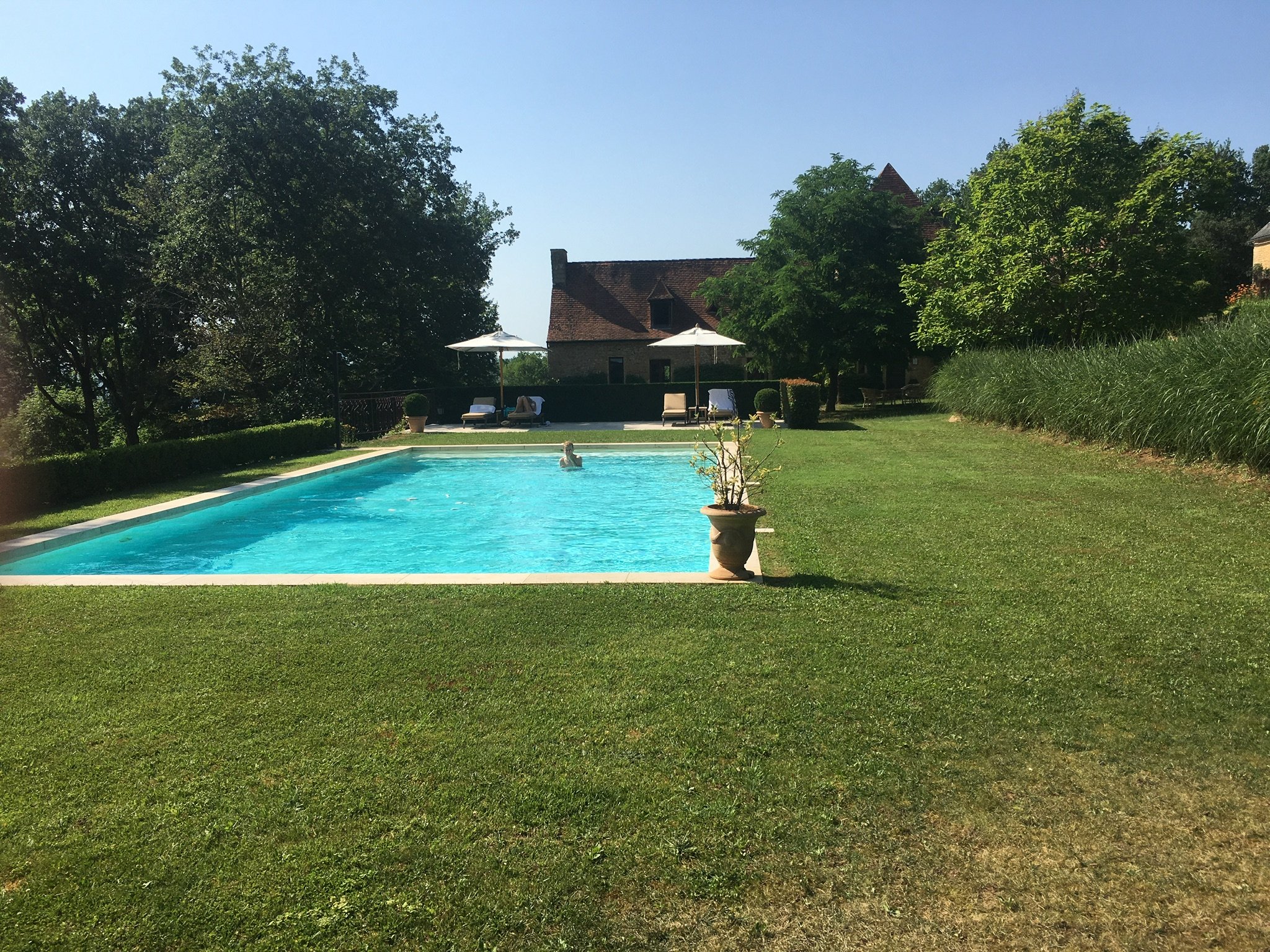 Le Manoir du Rocher-泳池