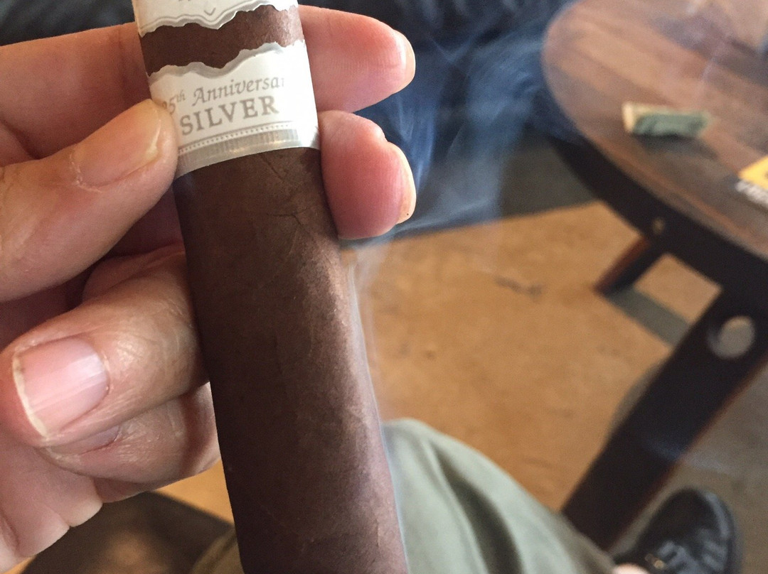 Cigar International-The Colony必去景点