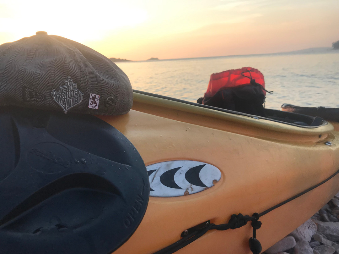 Adistra Sea Kayaking景点图片