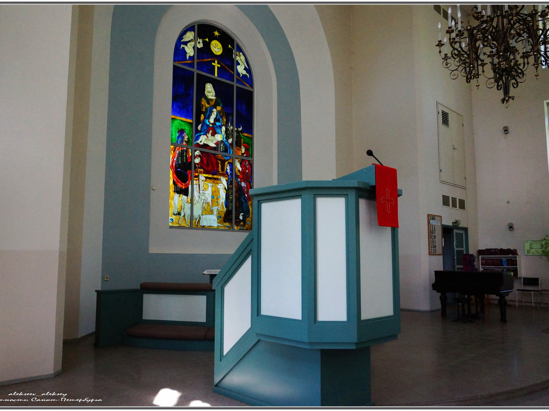 Church of the Holy Apostles Peter and Paul景点图片
