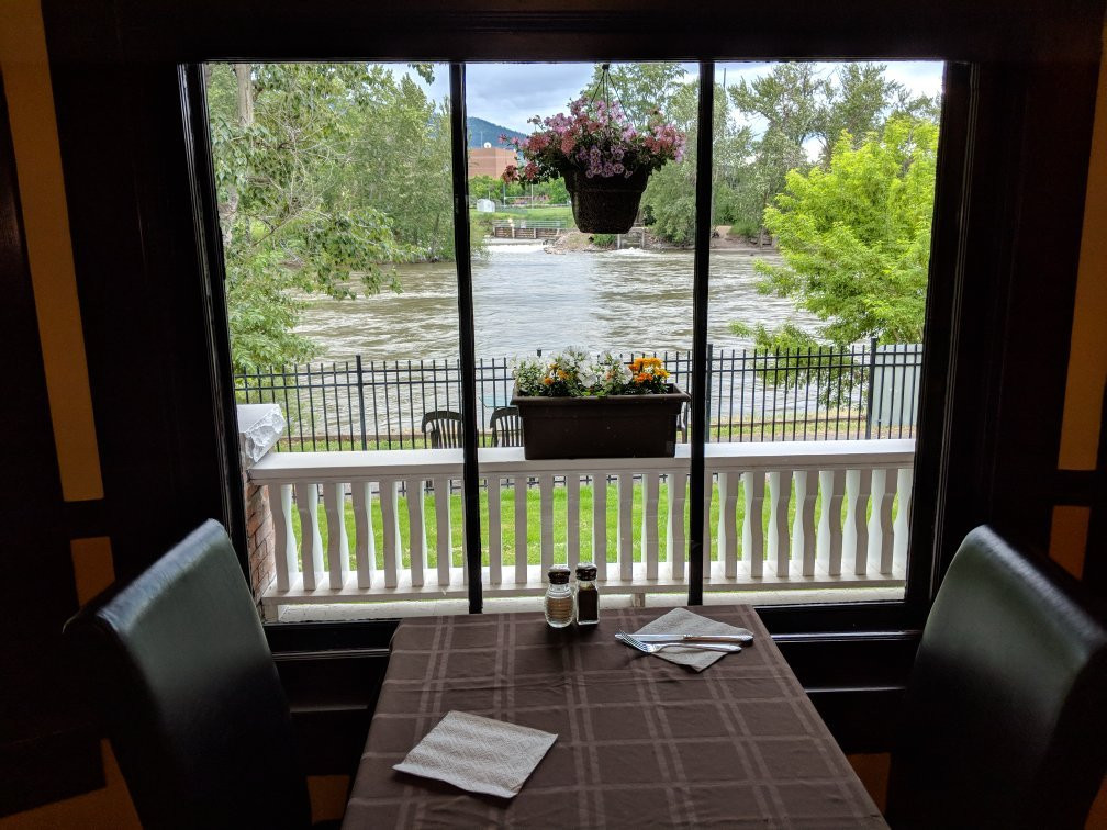 Goldsmith's Riverfront Inn主图