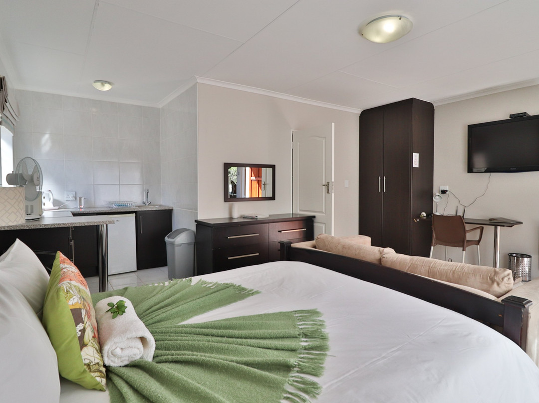 Fin And Feather Guesthouse主图