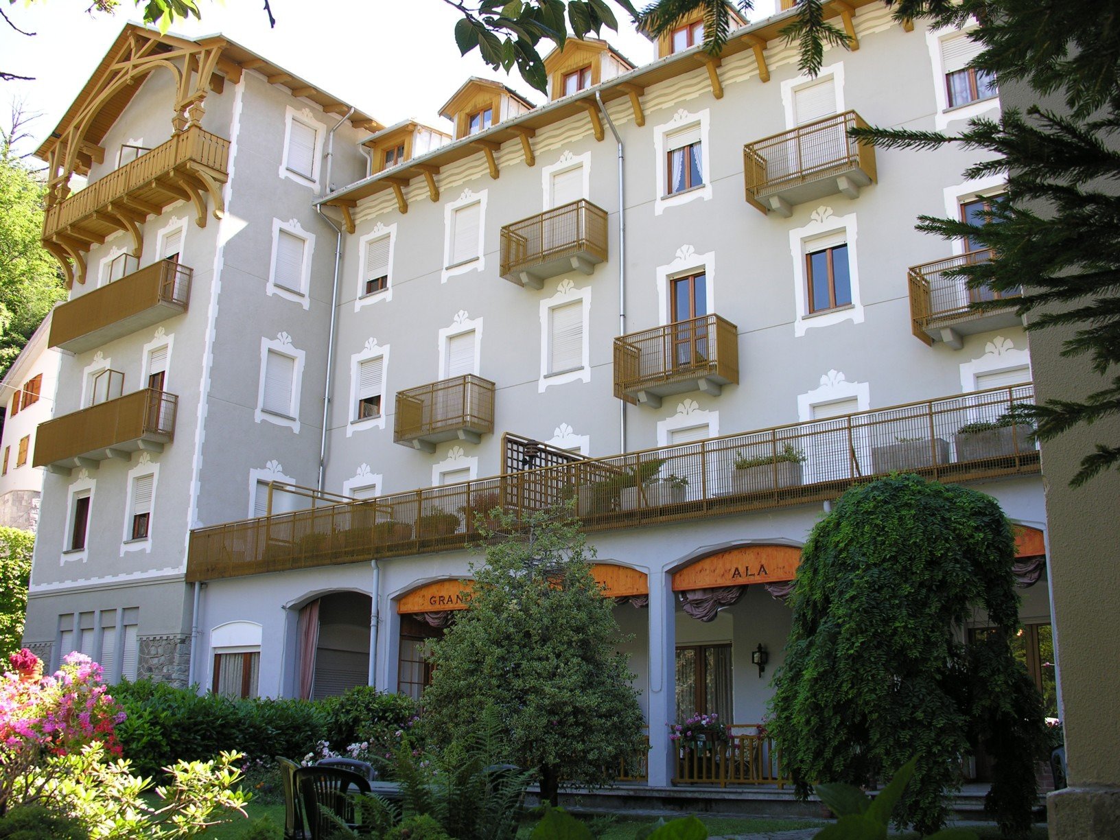 Grand Hotel Ala di Stura-官方