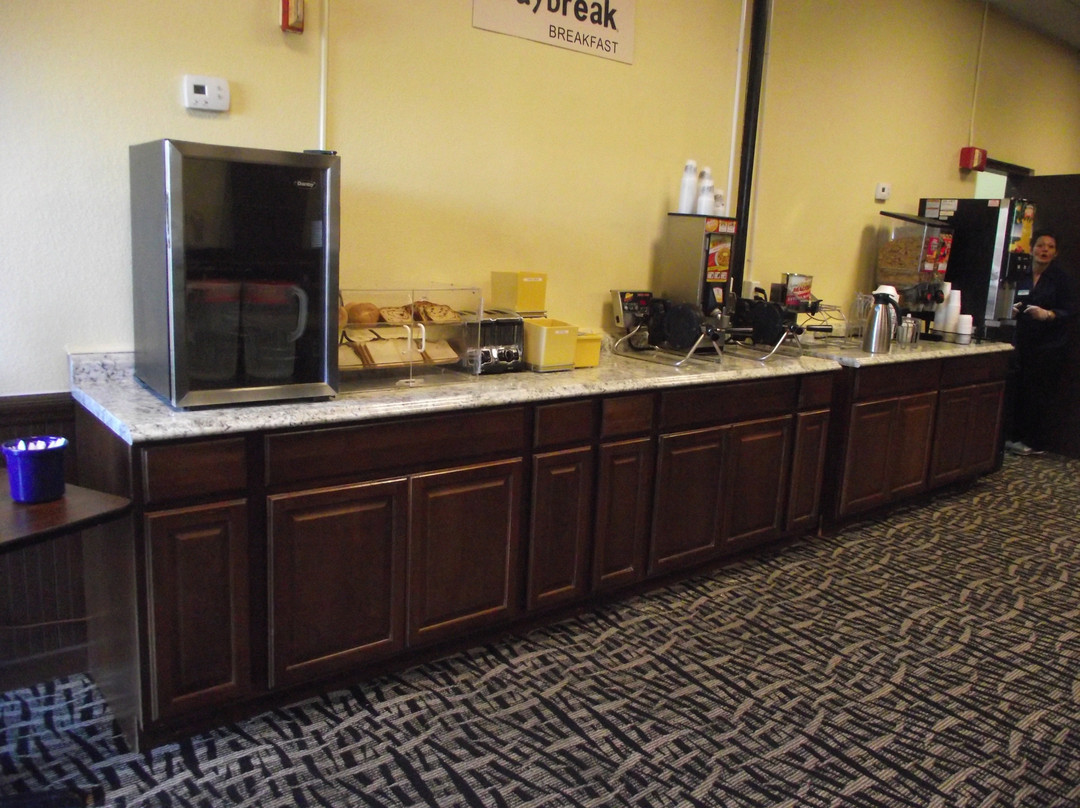 Days Inn by Wyndham Titusville Kennedy Space Center主图