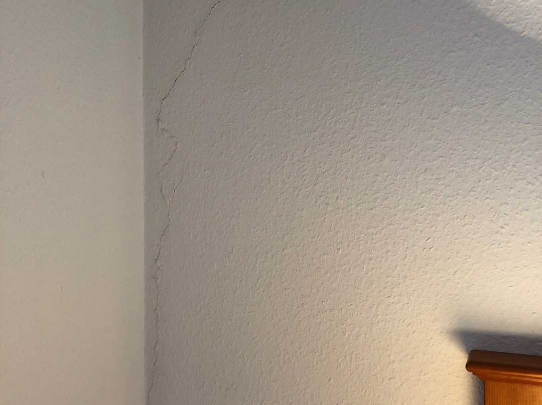 布鲁姆酒店主图