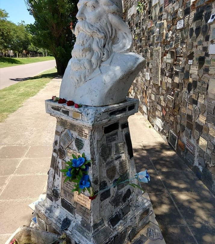 Estatua Pancho Sierra,景点图片