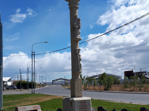 Monumento Cruceiro Gallego-Rio Gallegos必去景点
