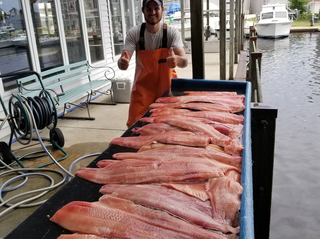 RV Fishing Charters  Day Tours-Algoma必去景点