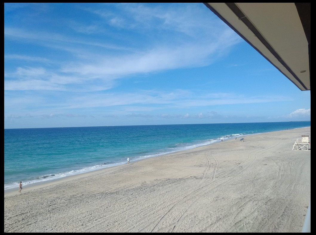 海滩露台旅馆主图