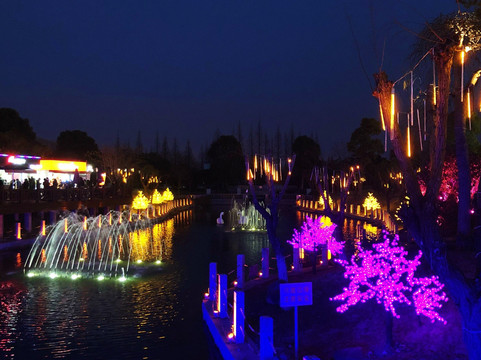 百联奥特莱斯广场-上海市必去景点